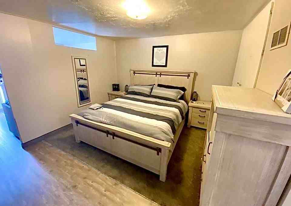 Scotsman Apartments - Photo 4 of 12