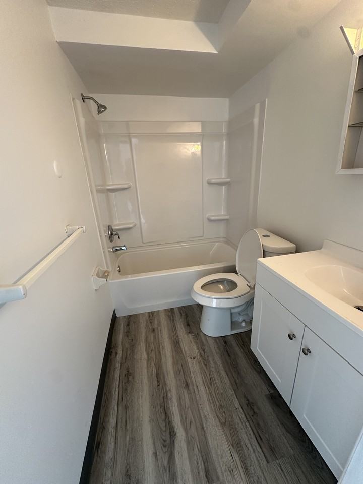 Newton Tower - Photo 3 of 5