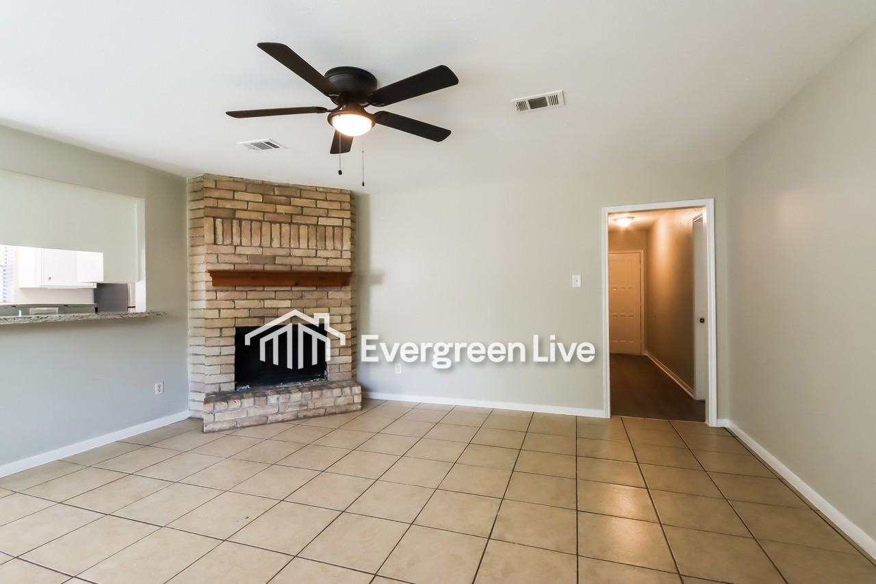 17311 Baronshire Dr - Photo 4 of 14