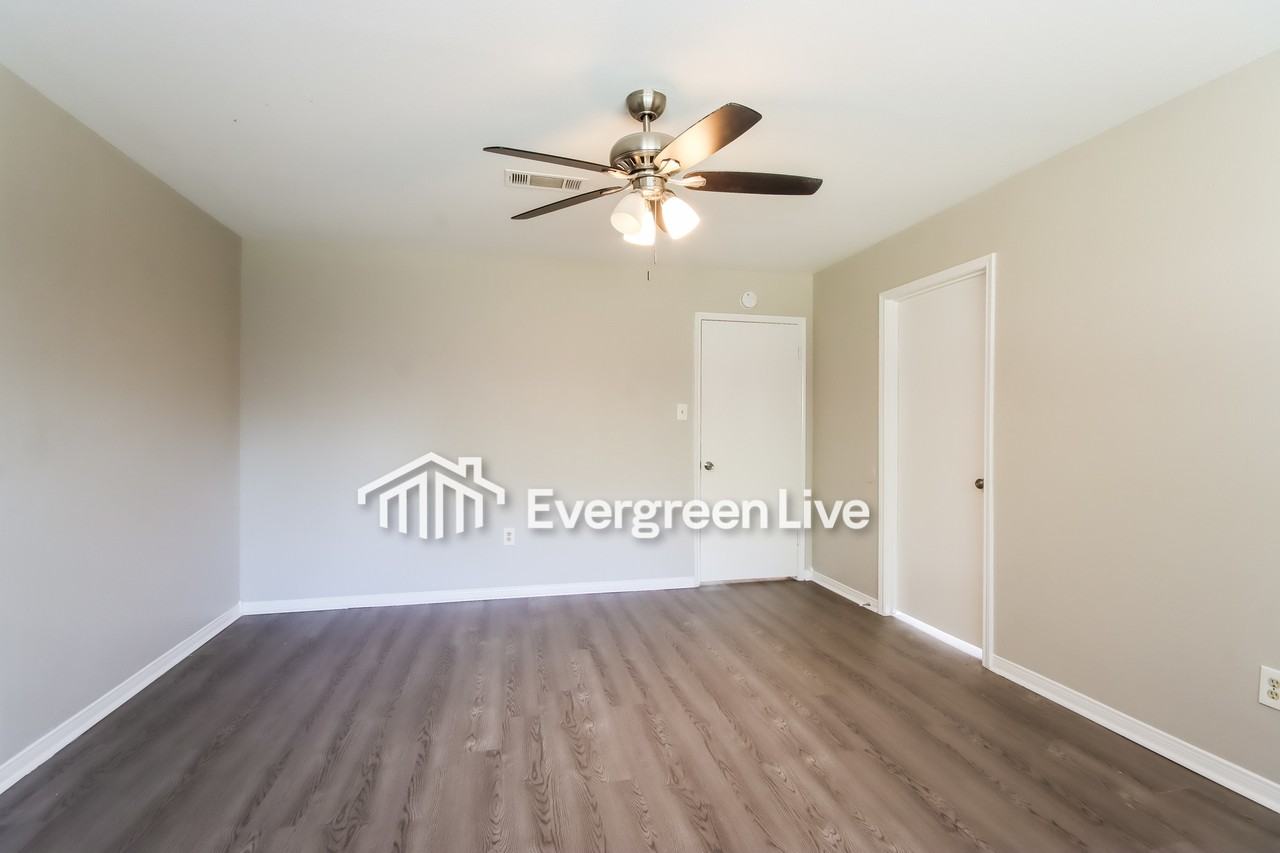 17311 Baronshire Dr - Photo 7 of 14