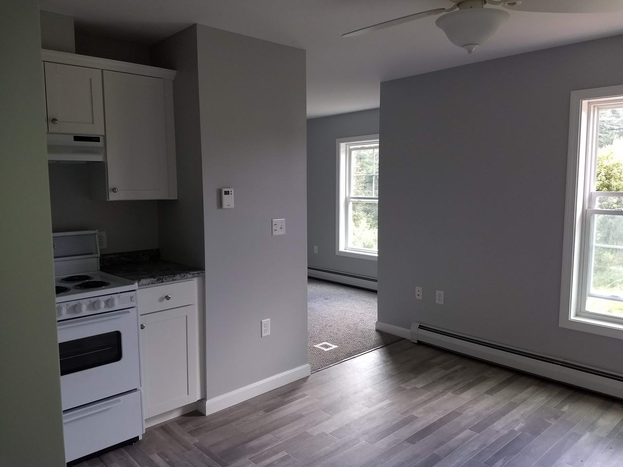 7 Sherman Cir #304 - Photo 6 of 10