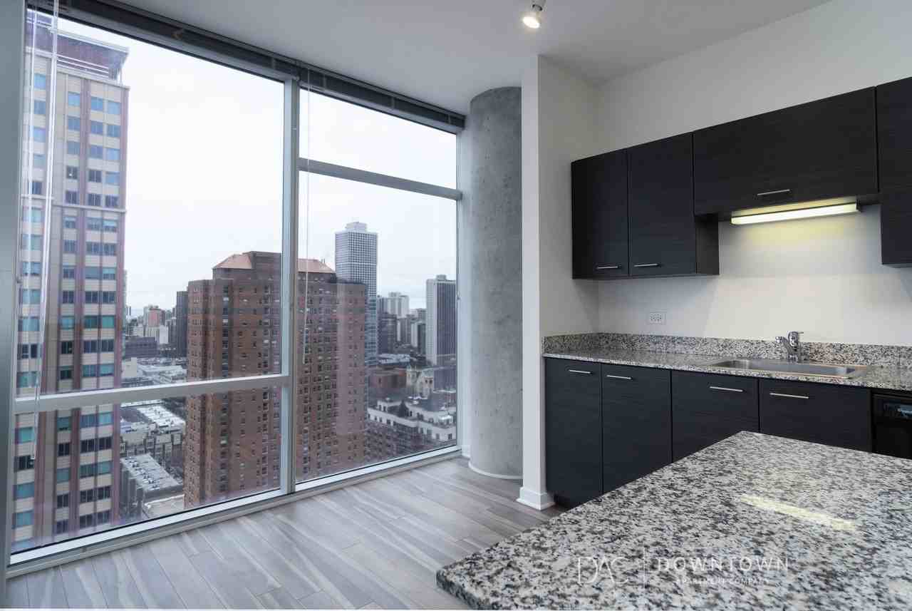 801 N Clark St #1907 - Photo 4 of 10