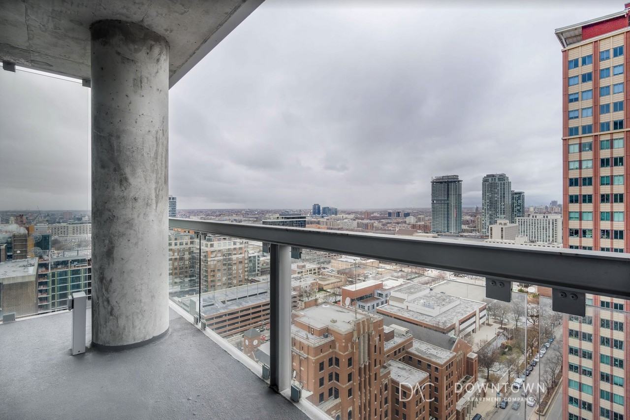 801 N Clark St #1907 - Photo 7 of 10