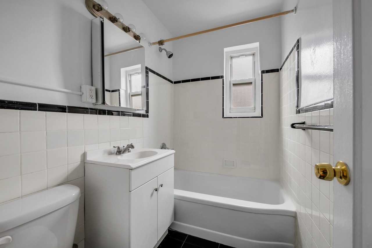 21111 42nd Ave #2 - Photo 4 of 8