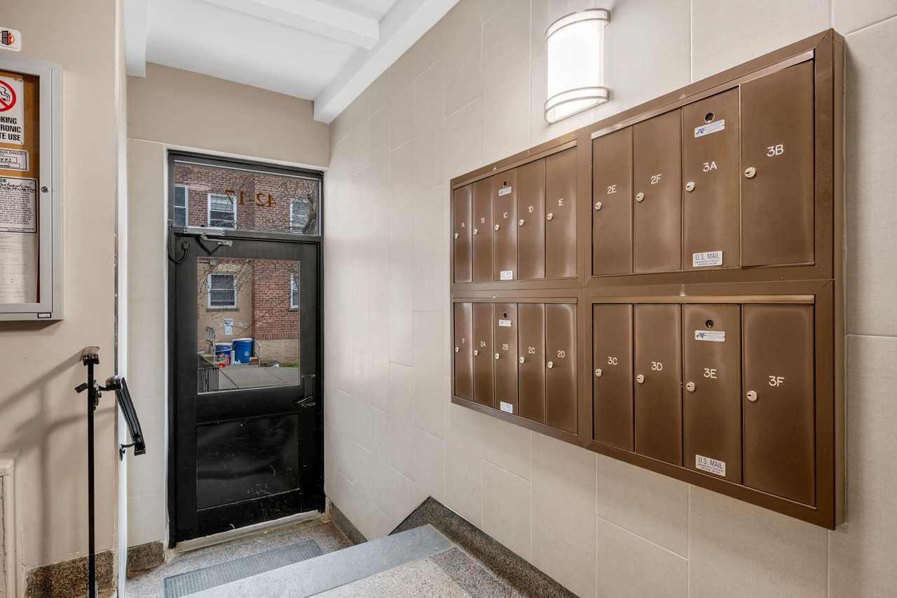 21111 42nd Ave #2 - Photo 7 of 8