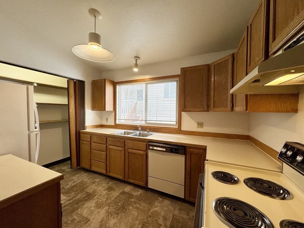419 E 12th Ave #2 - Photo 4 of 6