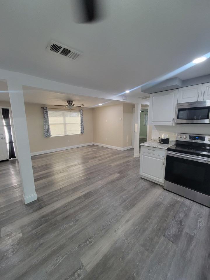 1132 Clairborne St #NA - Photo 2 of 14