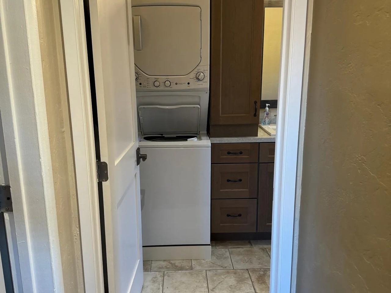 2048 E 6th St #2048 - Photo 4 of 8