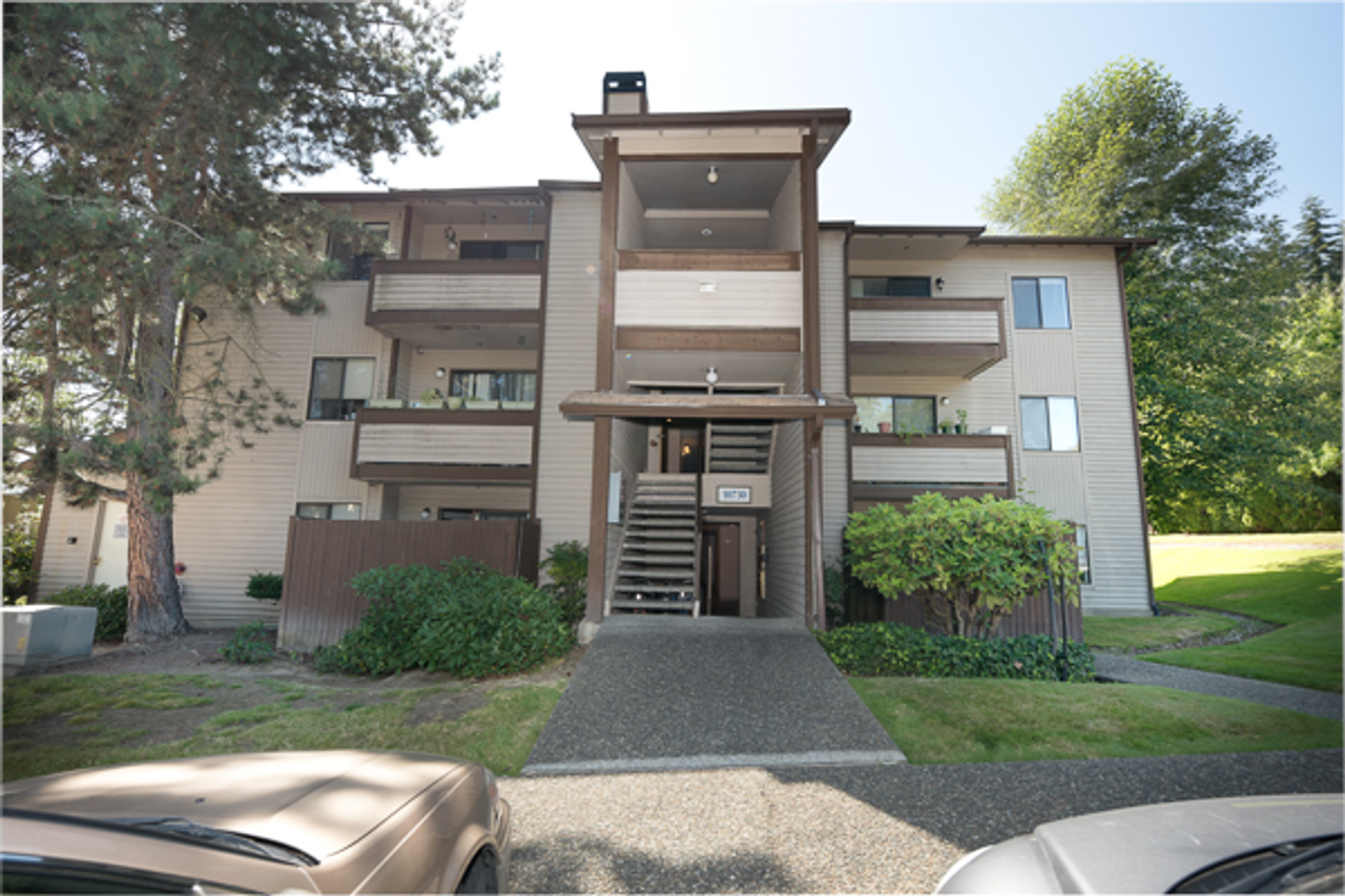 Beardslee Place - Photo 4 of 14