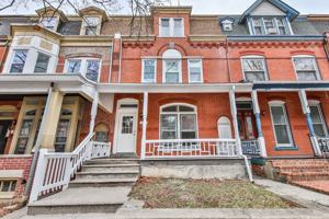featured image of 39 N 11th St