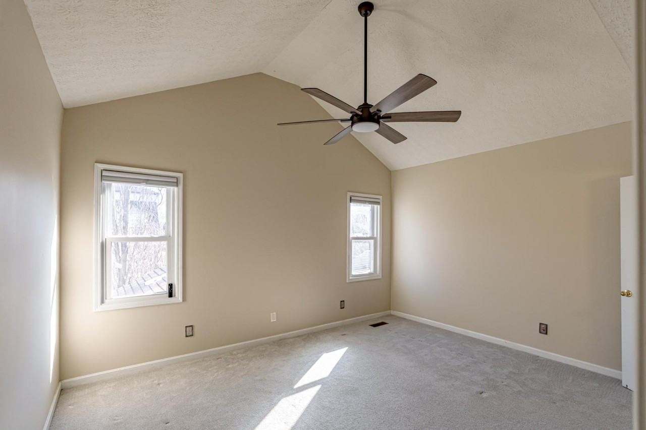 1025 Lampton St - Photo 3 of 20