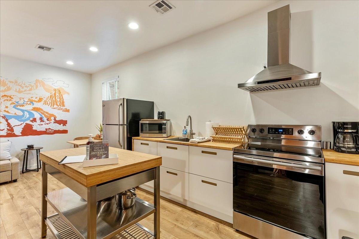 12 N Main St, Hurricane, UT - Photo 3 of 10