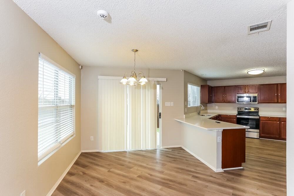 8304 Cutter Hill Ave - Photo 6 of 17