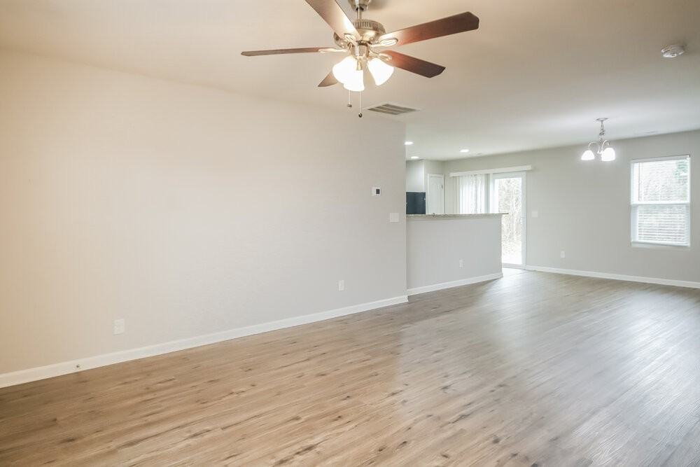 2132 Boulder Ct - Photo 4 of 17