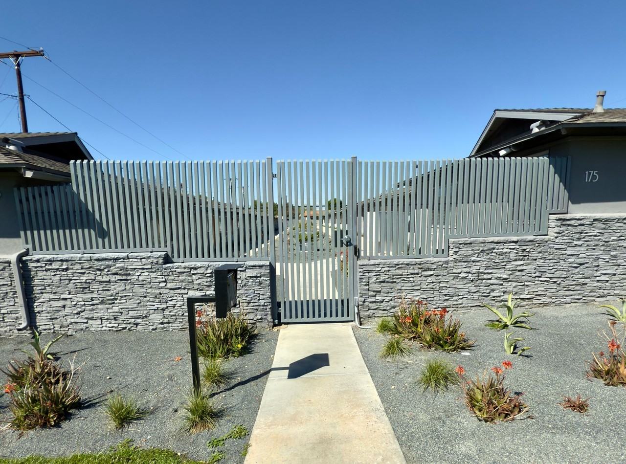 175 South Palm Avenue - Photo 2 of 7