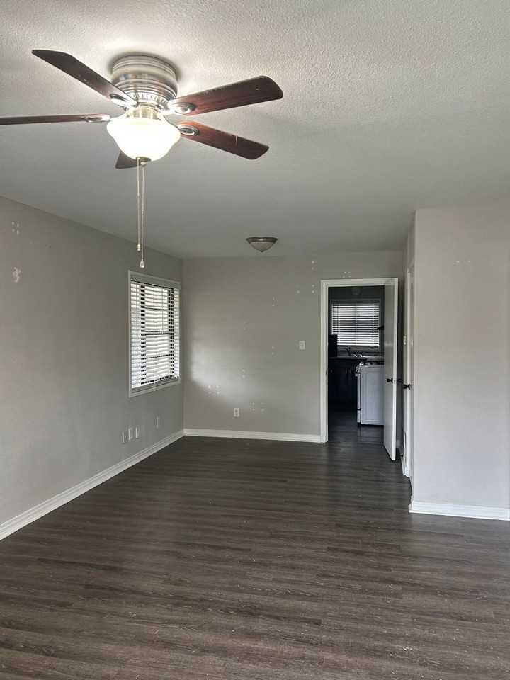 5700 Dennis Ave - Photo 2 of 9