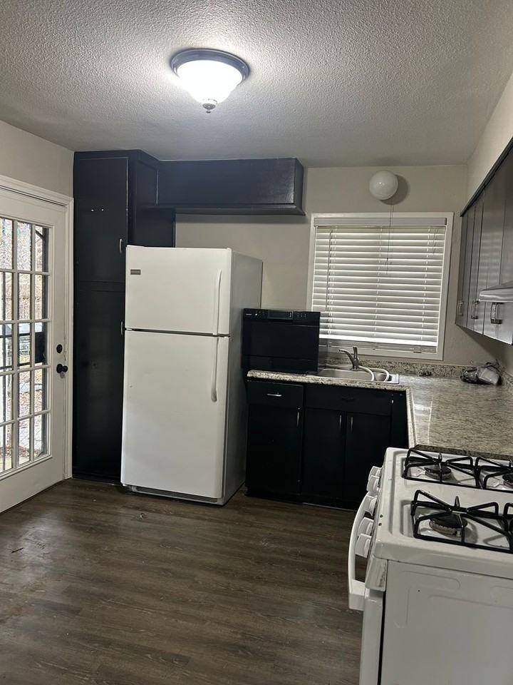 5700 Dennis Ave - Photo 3 of 9