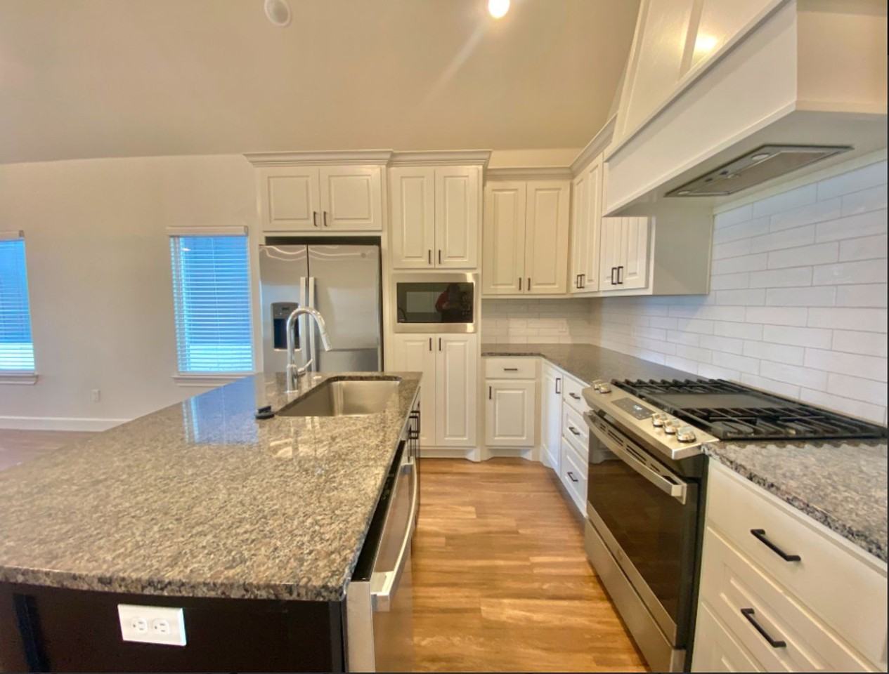 4701 125th St - Photo 5 of 18