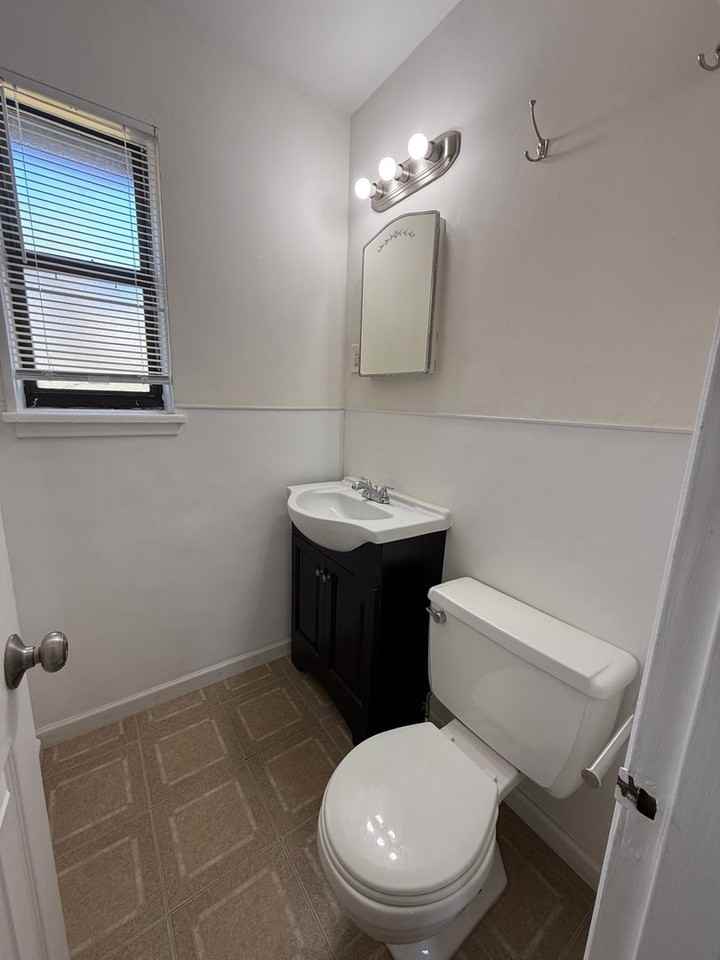 615 Biltmore Ave - Photo 7 of 17