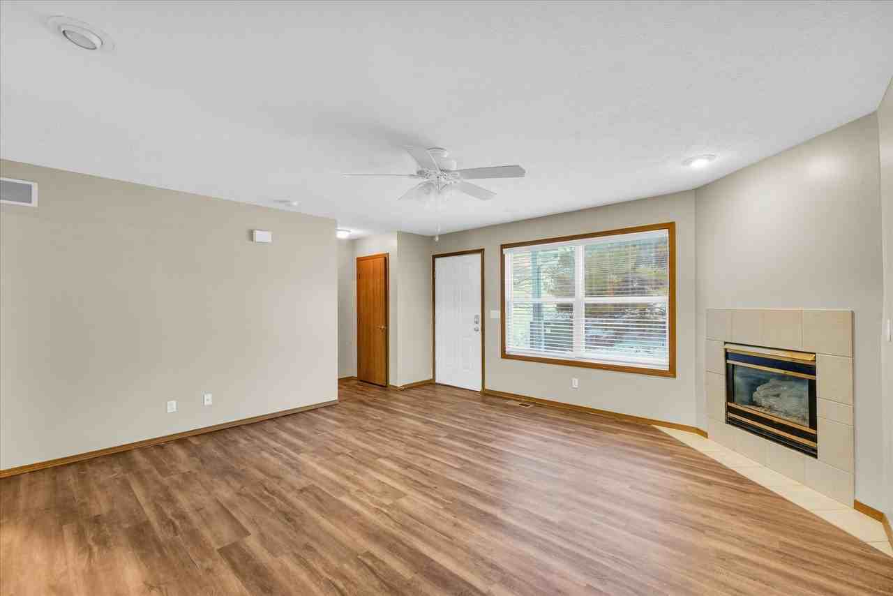 Christopher Way - Photo 6 of 24