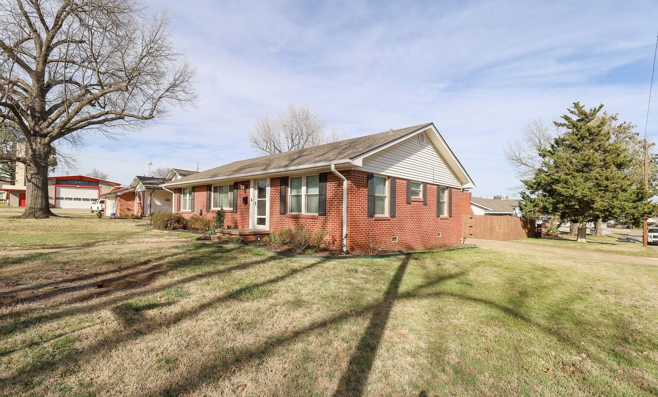 3121 S Urbana Ave - Photo 2 of 29