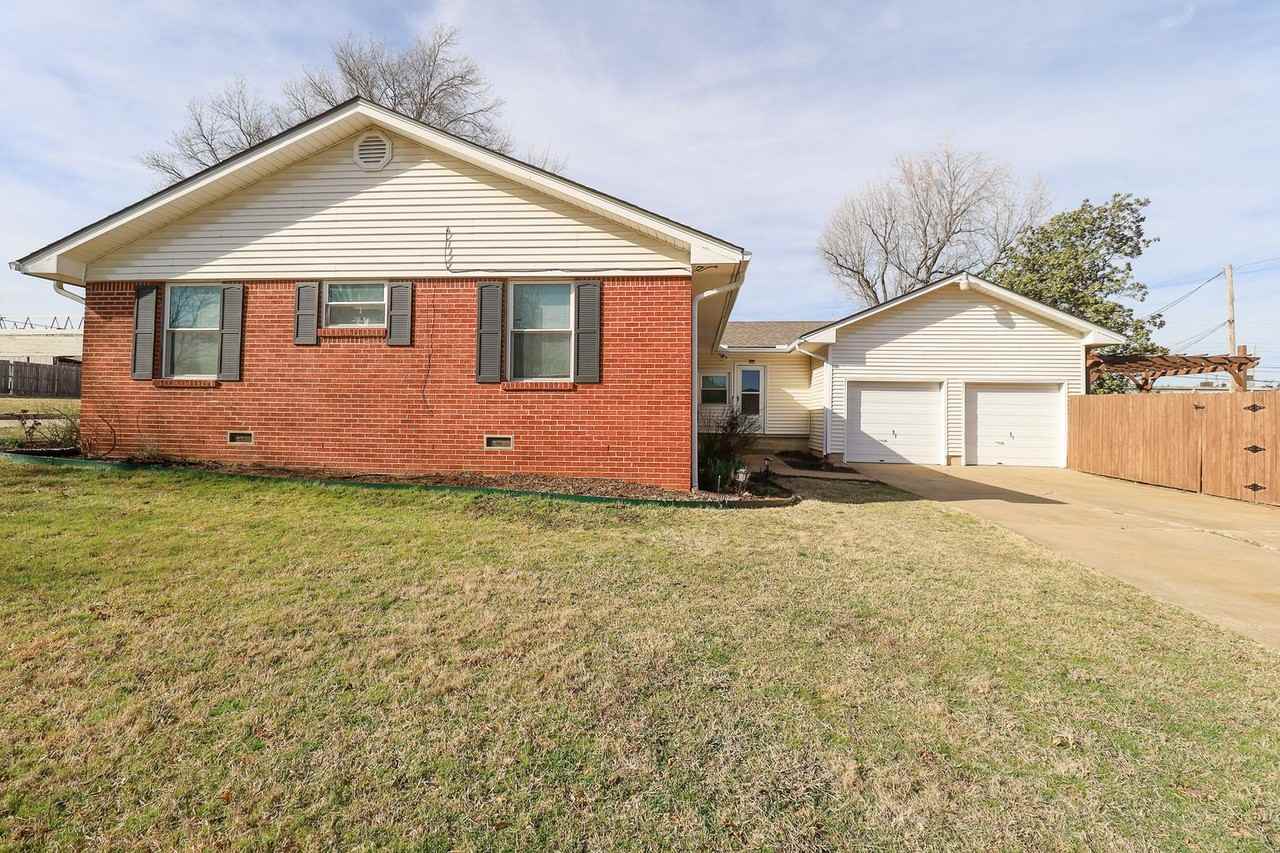 3121 S Urbana Ave - Photo 3 of 29