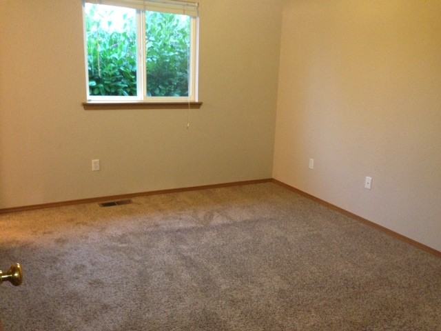 2425 Leach Ct SE - Photo 3 of 9