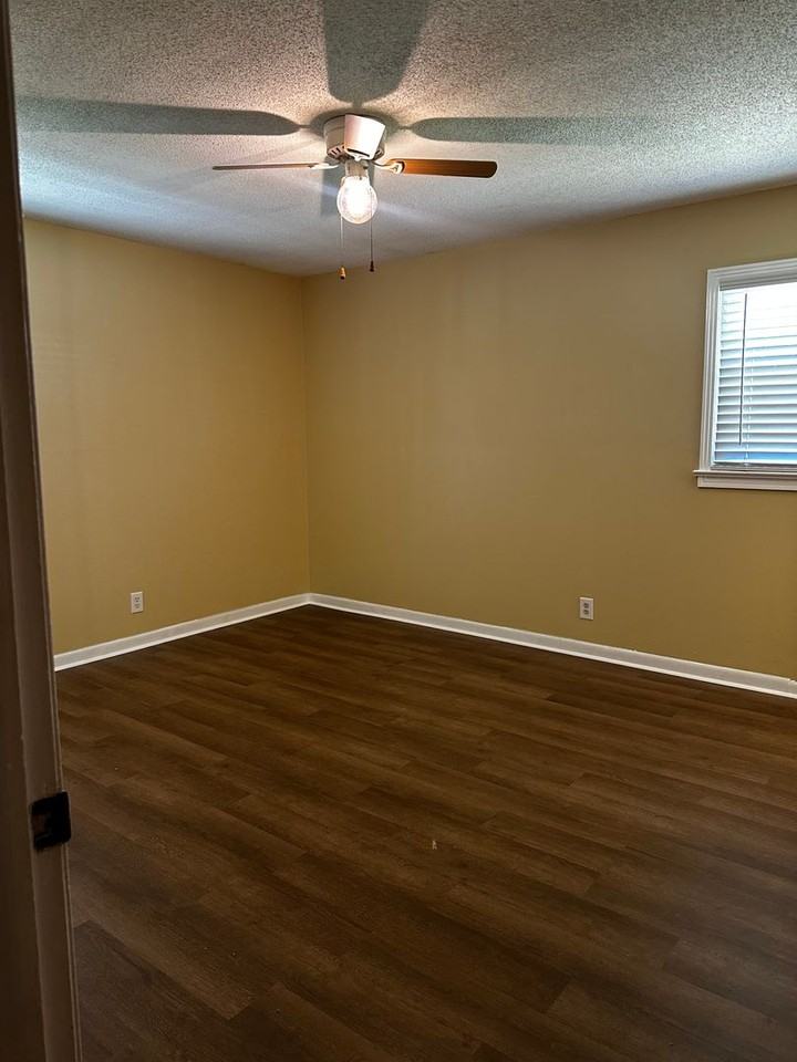 204 Walnut Dr - Photo 7 of 15