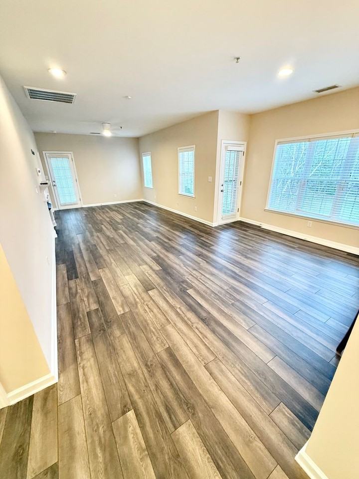 8938 Rosalyn Glen Rd - Photo 2 of 23