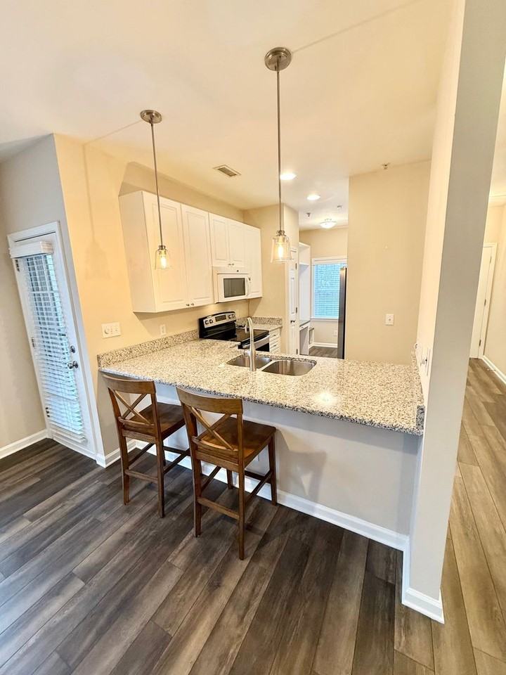 8938 Rosalyn Glen Rd - Photo 4 of 23