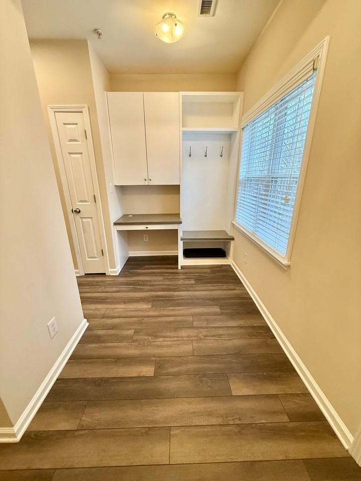 8938 Rosalyn Glen Rd - Photo 6 of 23
