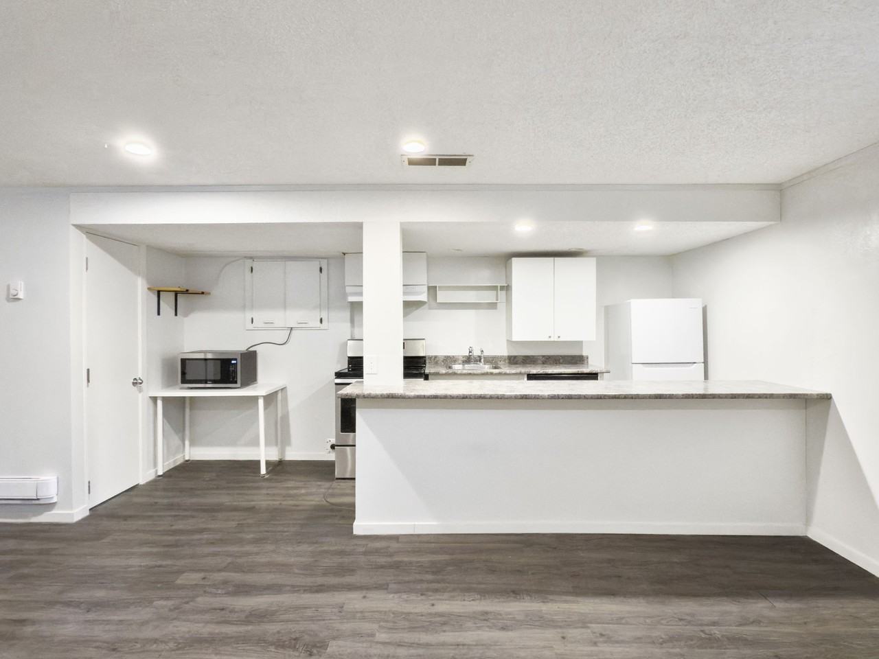 63 Woodglen Close Sw Lowr - Photo 2 of 12