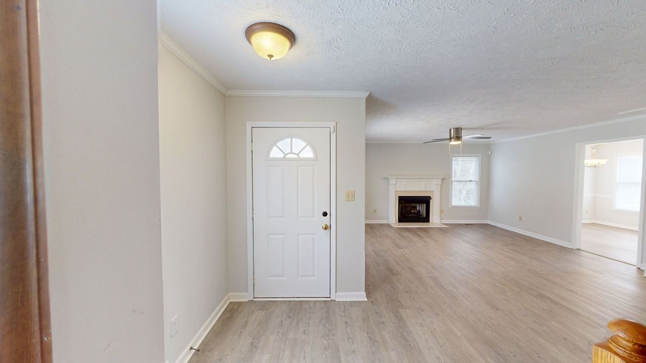 2561 Lull Water Dr - Photo 4 of 35