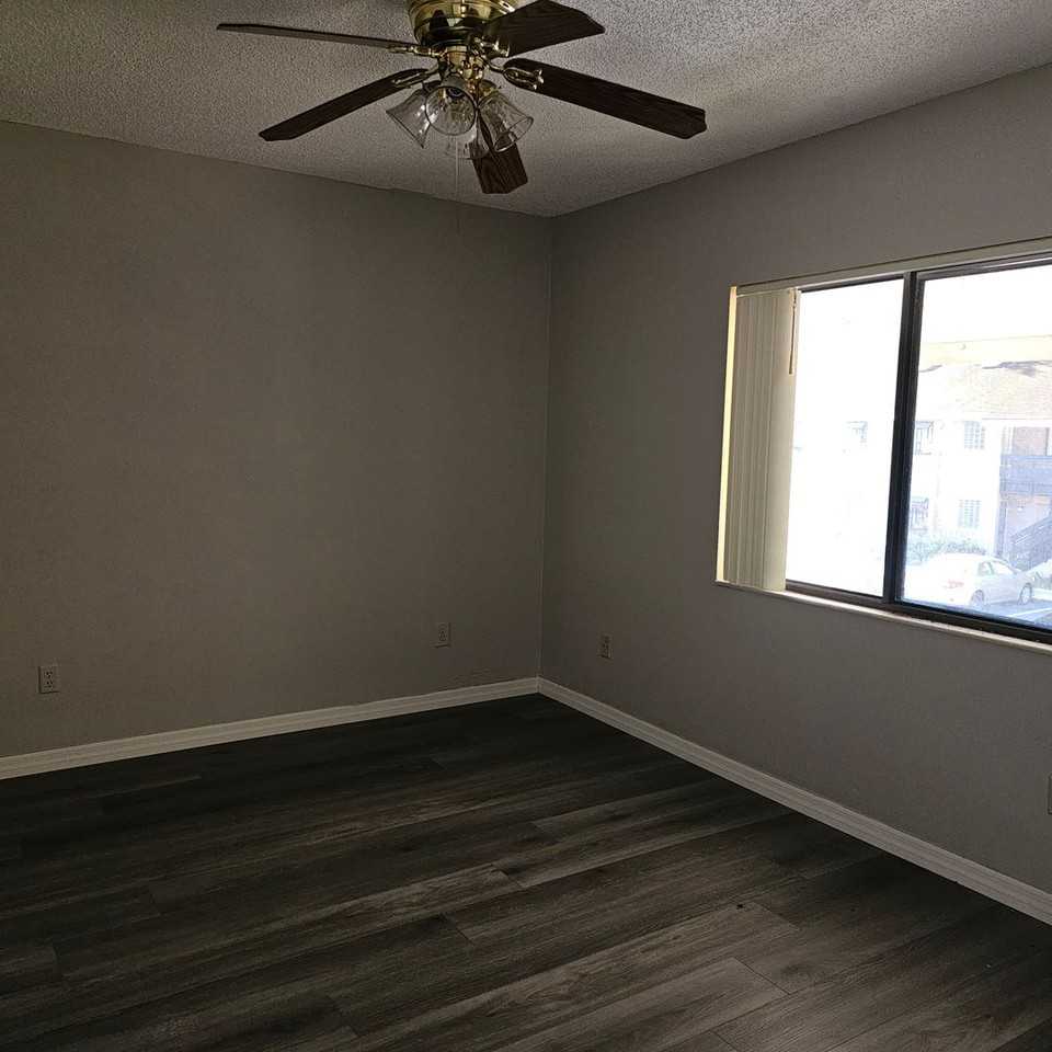 539 Trellis Ct - Photo 3 of 12