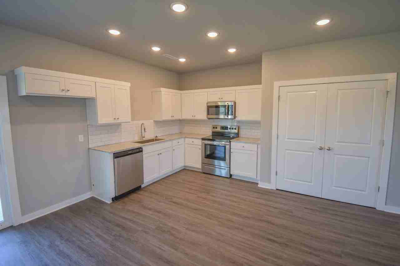 378 N Wyandotte St - Photo 3 of 16