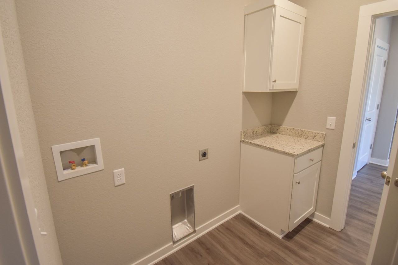 378 N Wyandotte St - Photo 2 of 16