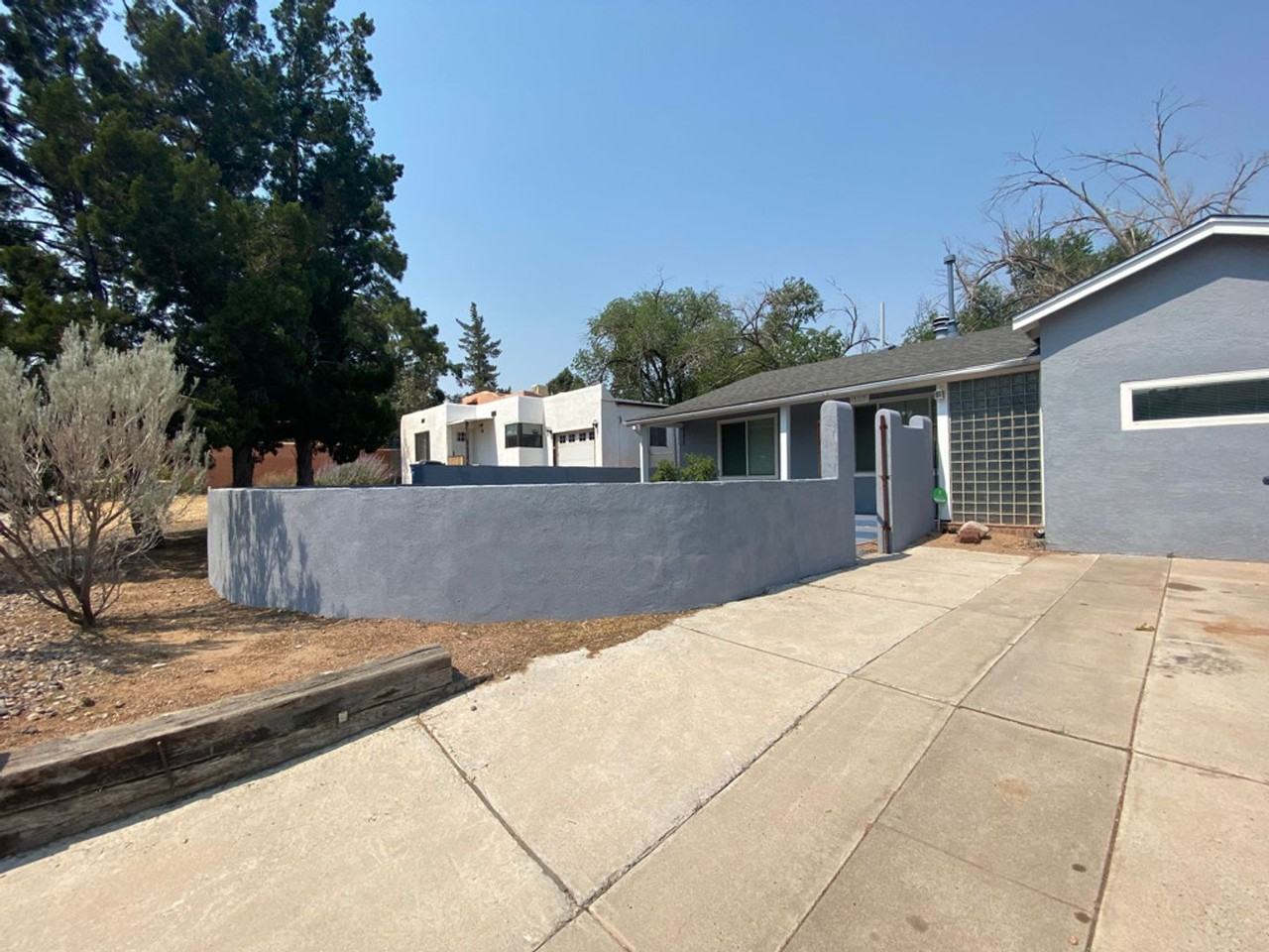 317 Morningside Dr Se - Photo 2 of 12