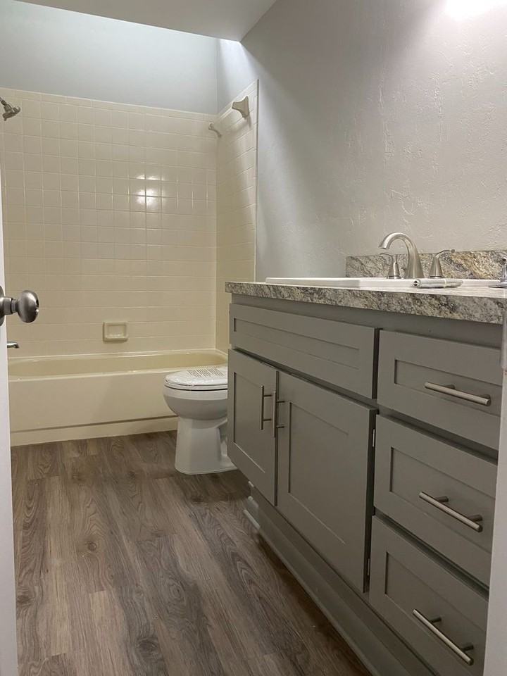 11416 Palmetto Blvd - Photo 4 of 12