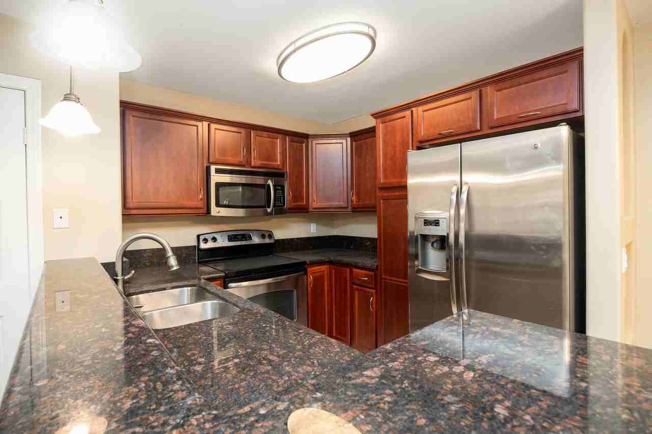 5252 Balboa Arms Dr #172 - Photo 6 of 15