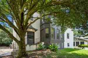 featured image of 416/418 East State Street