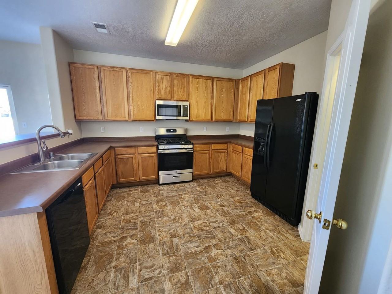 3304 Rivulet Dr Sw - Photo 5 of 23