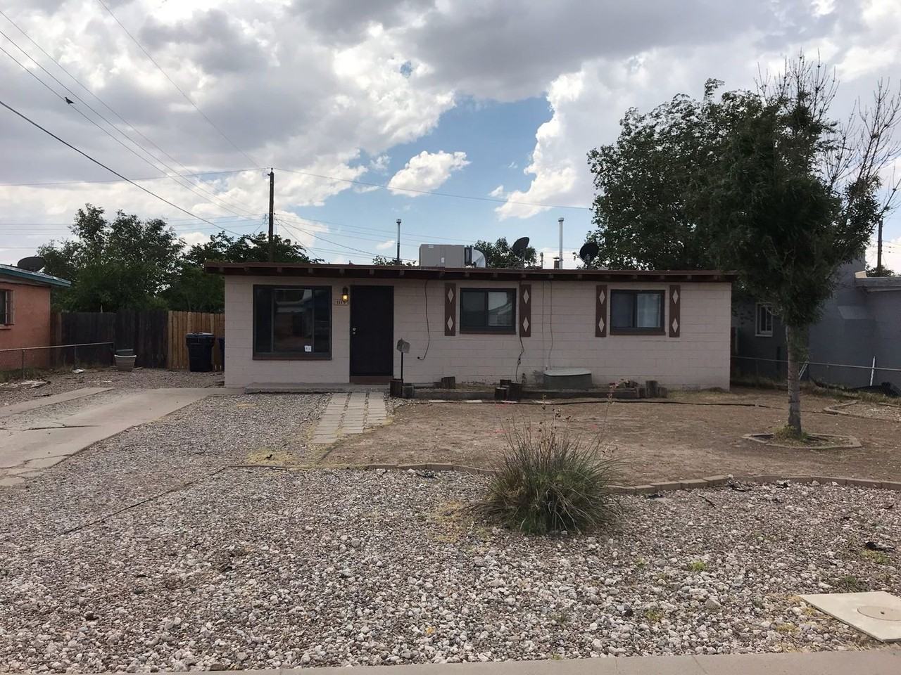 1115 Marron Cir Ne - Photo 2 of 32
