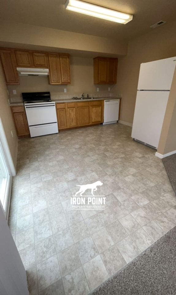 3908 Idaho Ave - Photo 4 of 10