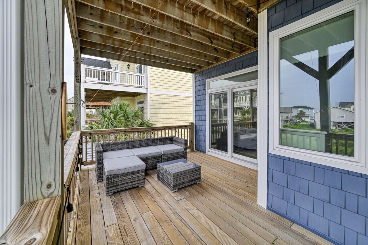 320 Oceanaire Lane - Photo 3 of 26