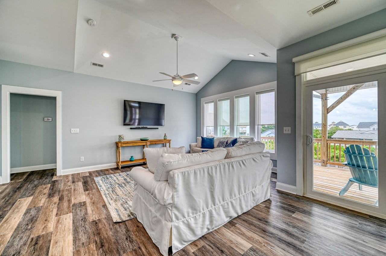 320 Oceanaire Lane - Photo 7 of 26