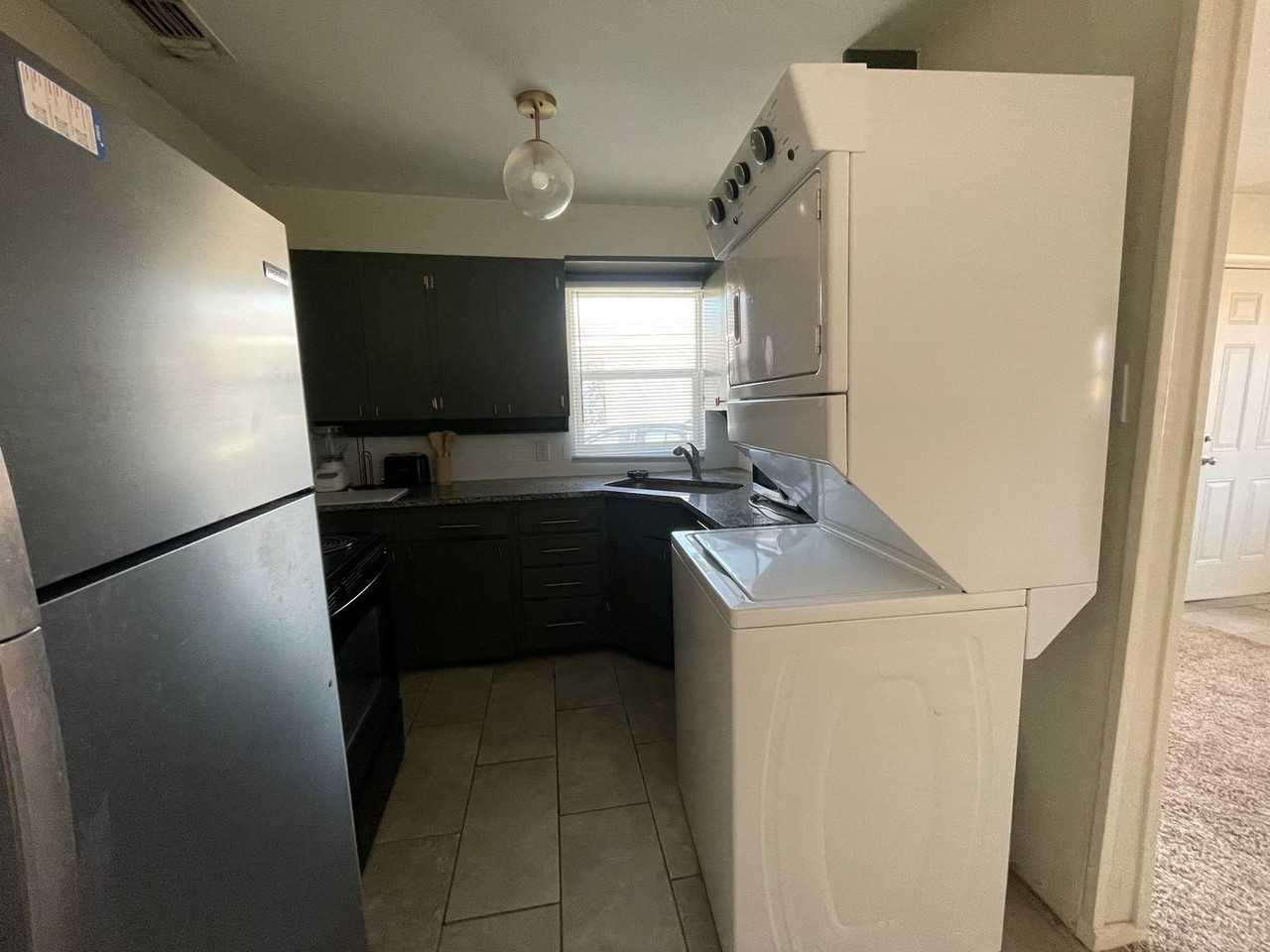 709 E North 12th St - Photo 3 of 7