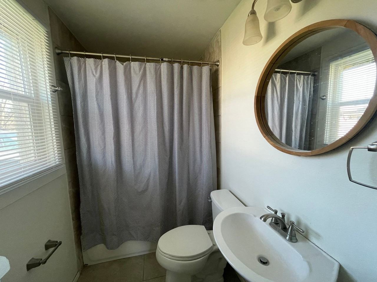 709 E North 12th St - Photo 7 of 7