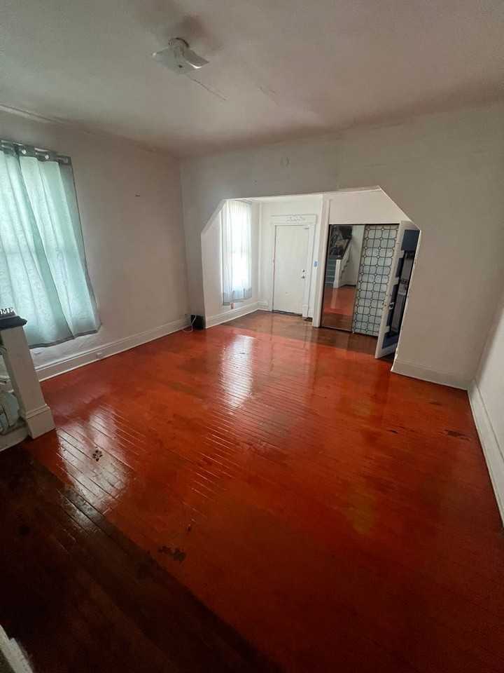 848 N 7th St - Photo 3 of 8