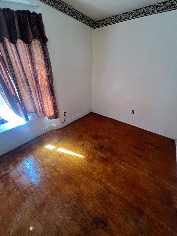 848 N 7th St - Photo 6 of 8