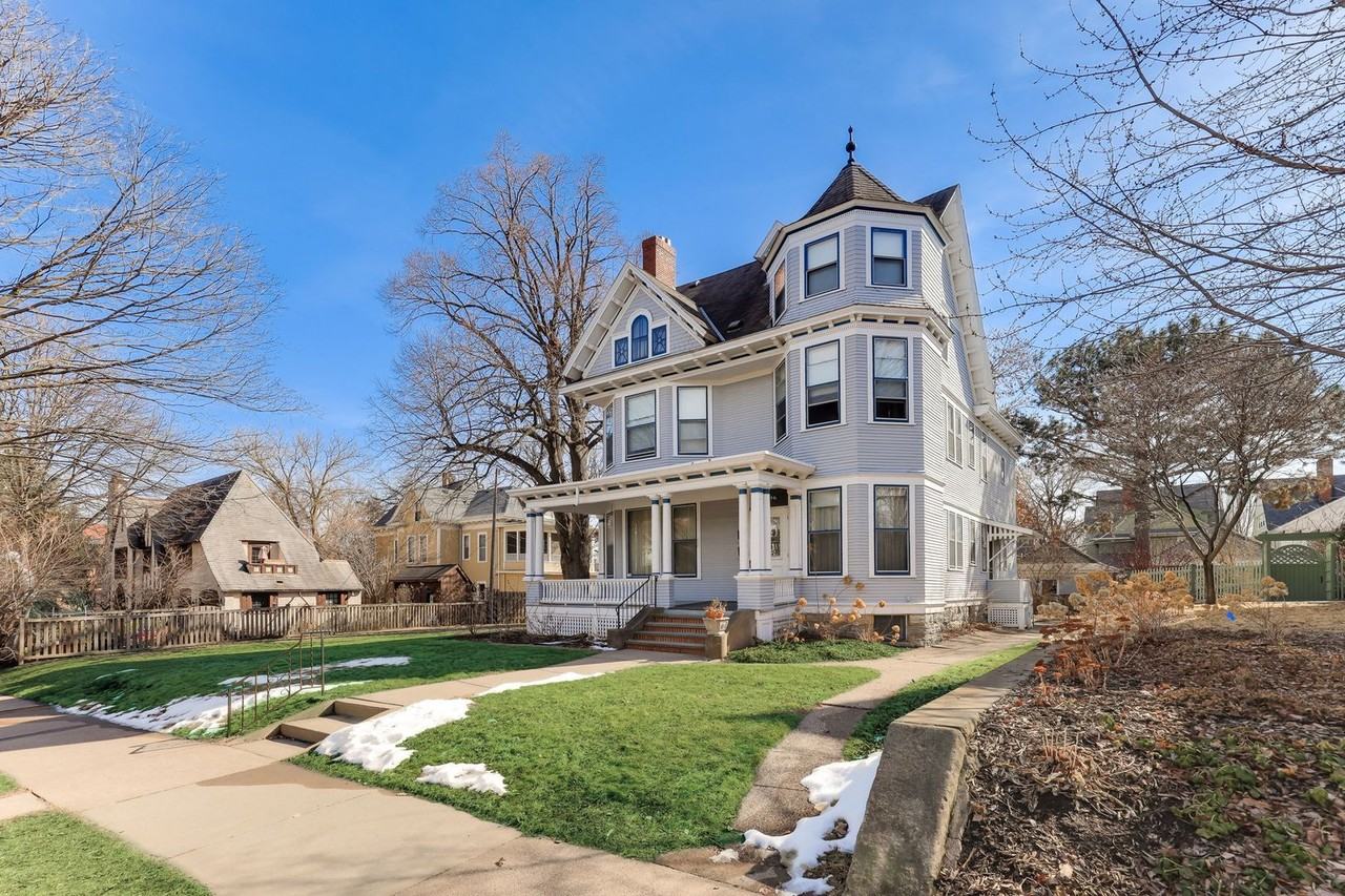 696 Goodrich Ave - Photo 2 of 24